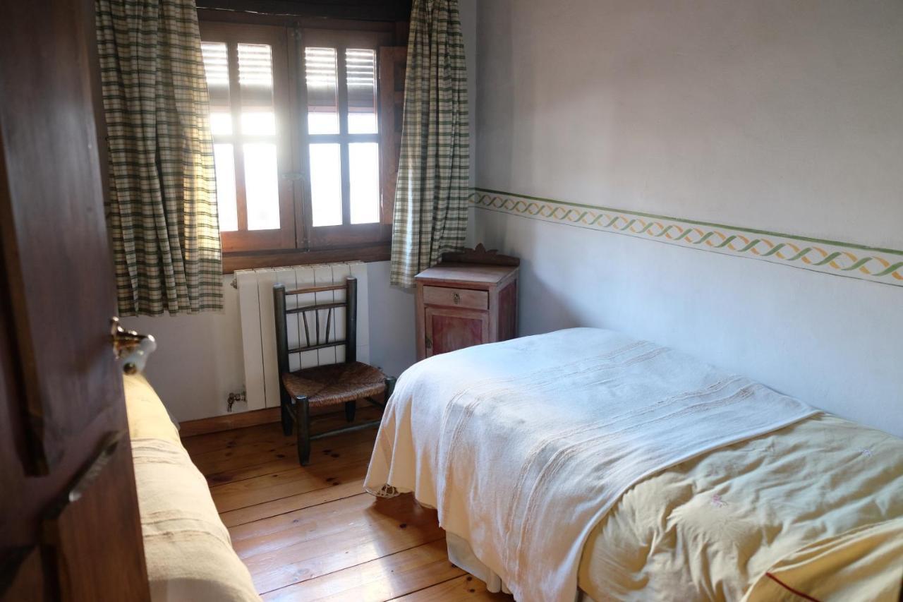 Вилла La Casa De Isabela Аренас-де-Сан-Педро Экстерьер фото